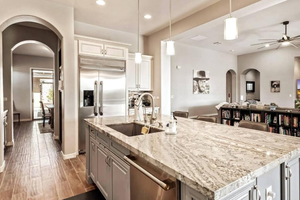Phoenix Home With Heated Pool, Desert Views & Hot Tub Anthem Esterno foto